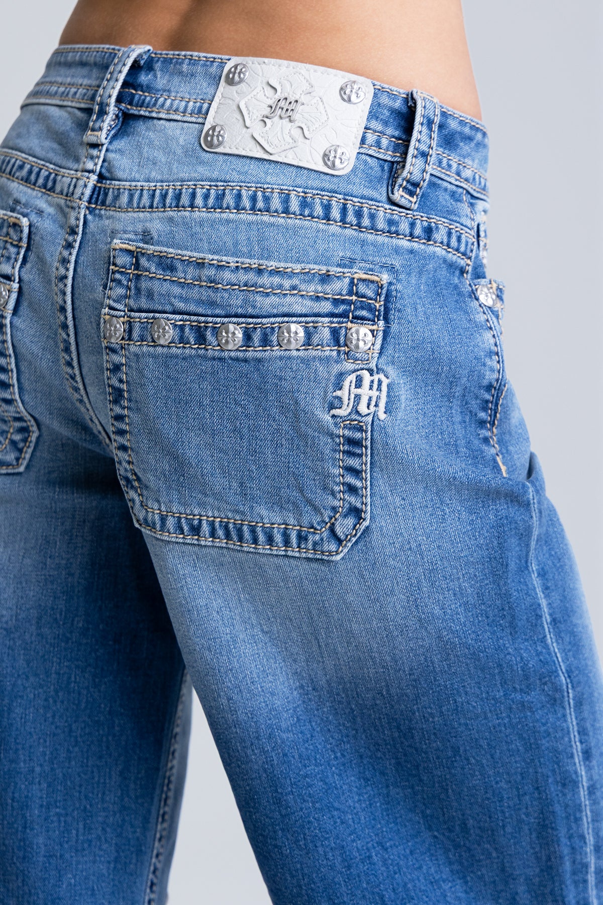 London Low Rise Jorts - Image 5