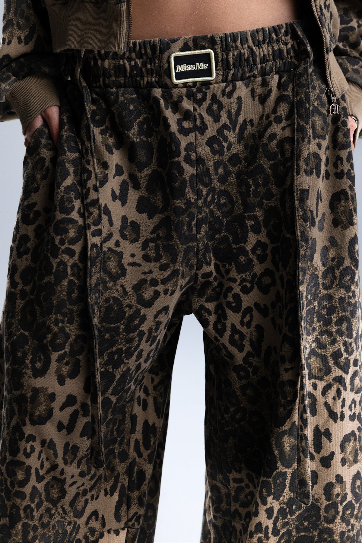Rami Leopard Wide Sweatpants - Image 4