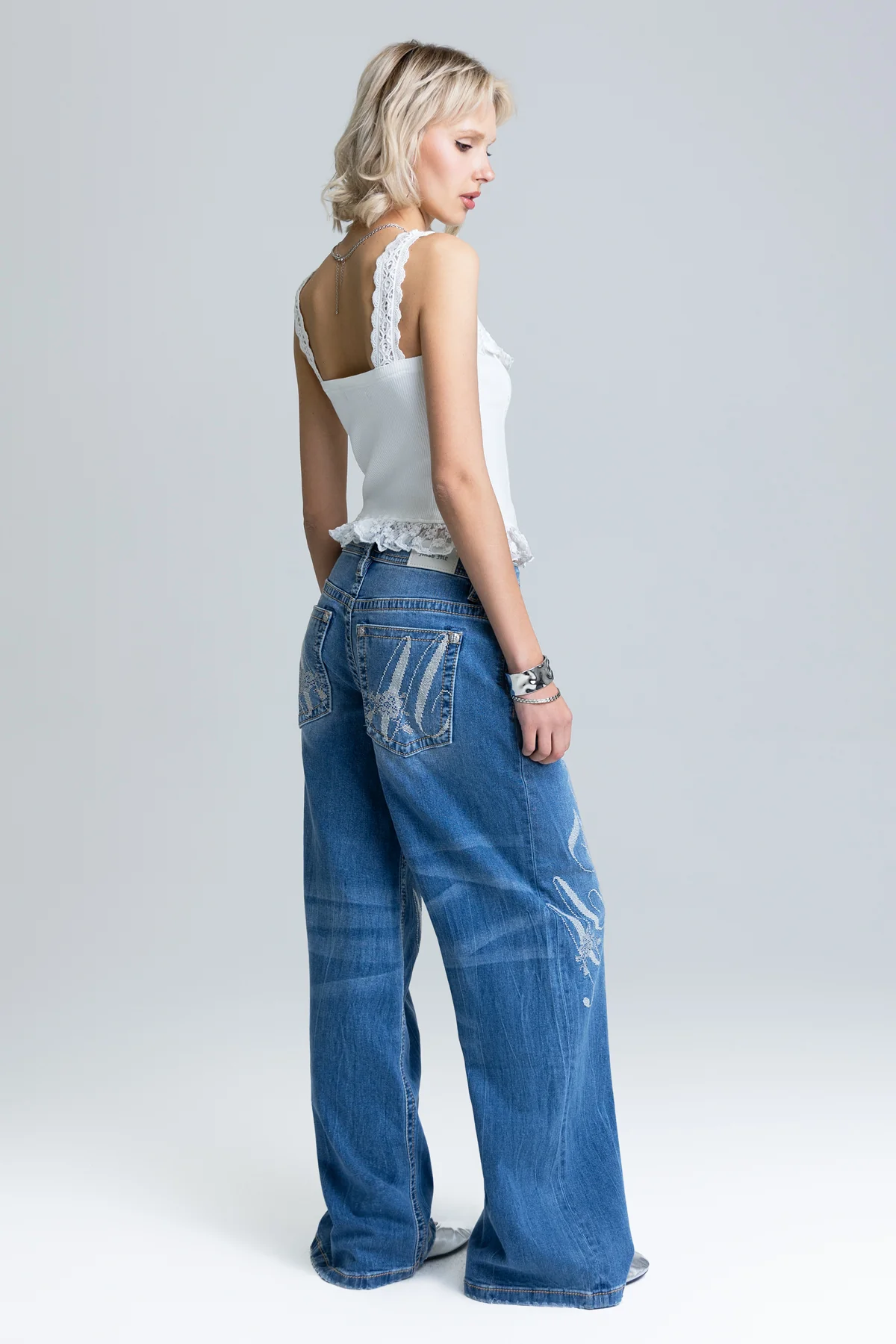 Veil Super Baggy Wide Jeans - Image 4